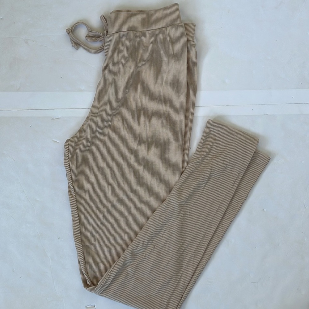 PrettyLittleThing Ribbed Tan Legging Pants with Elastic Waistband Size 6
